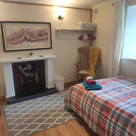 Bernie'S Place Castlebar Buitenkant foto