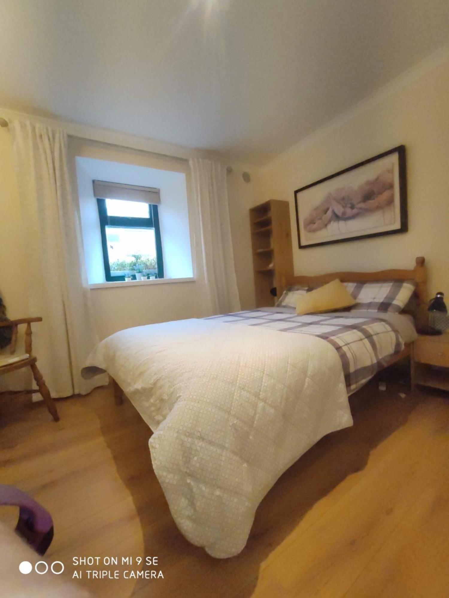 Bernie'S Place Castlebar Buitenkant foto