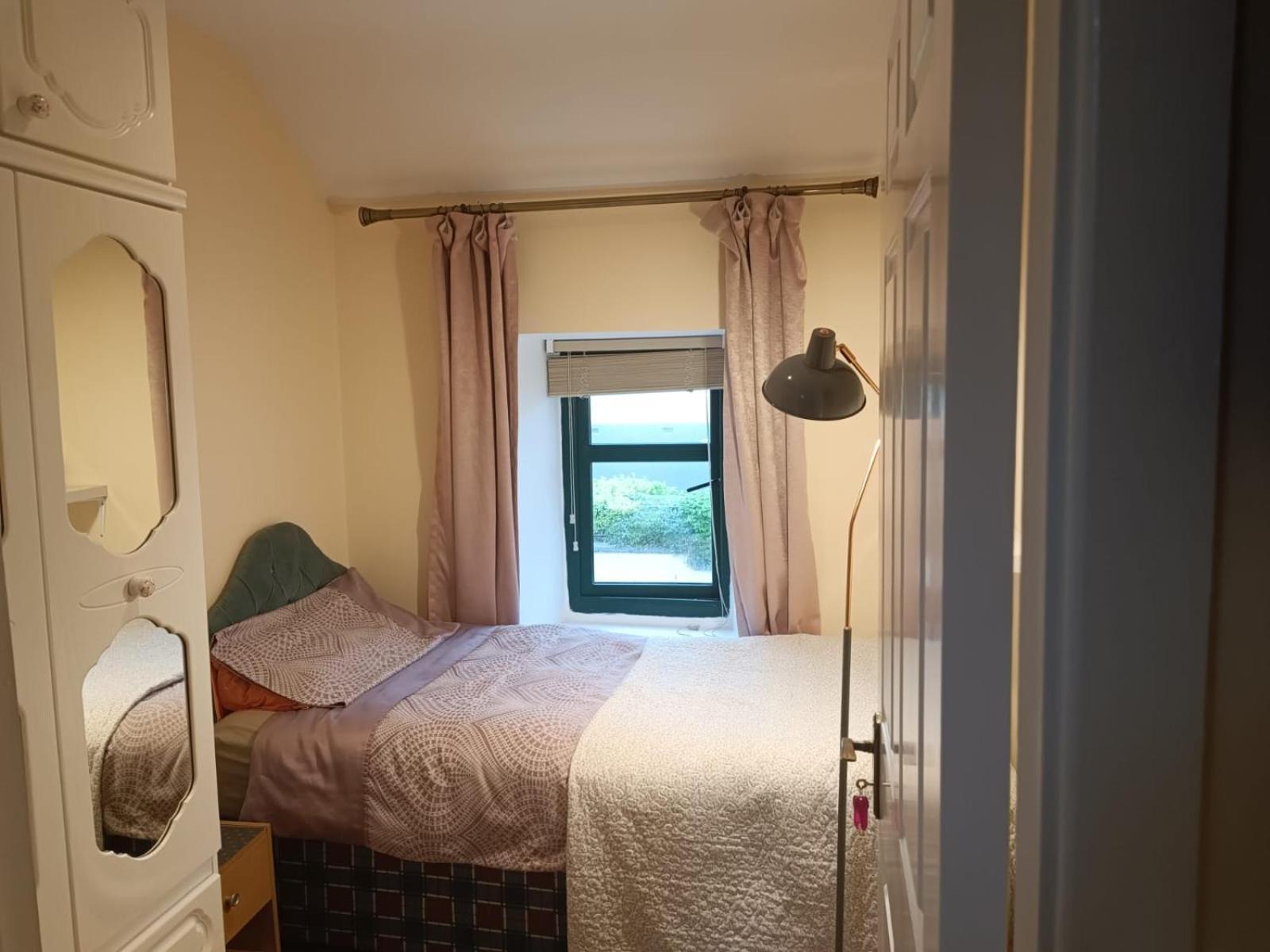 Bernie'S Place Castlebar Kamer foto