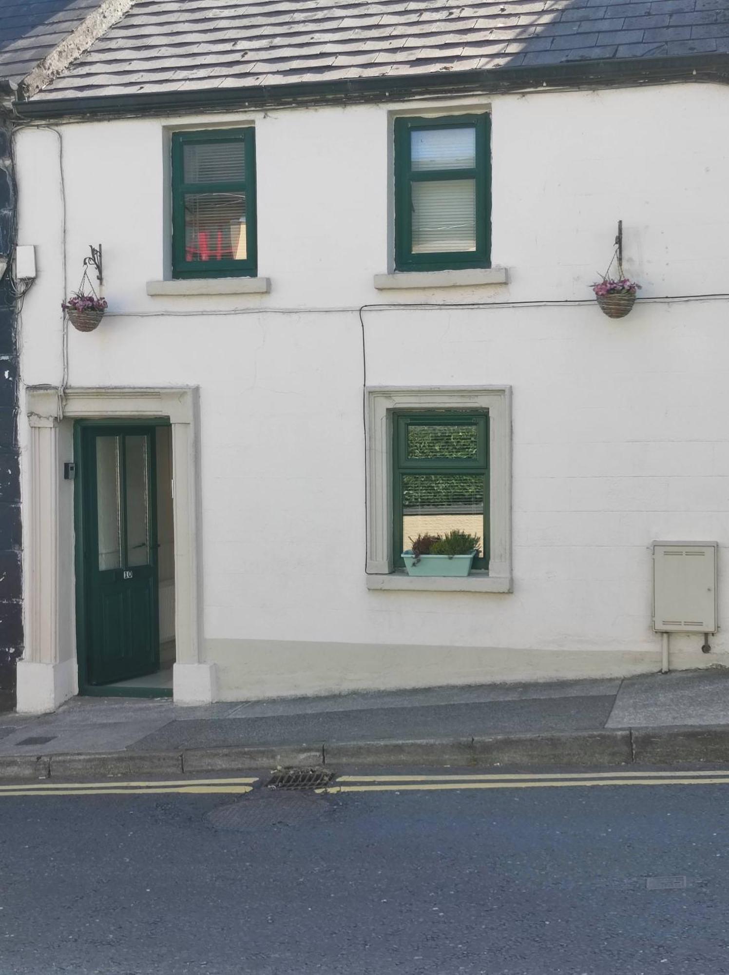 Bernie'S Place Castlebar Buitenkant foto